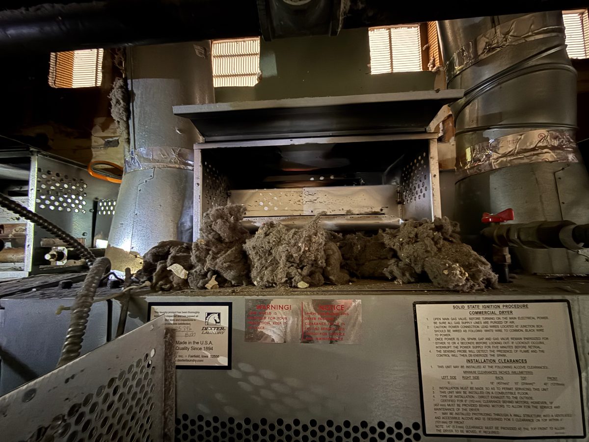 Laundromat Dryer Cleaning in Menlo Park — photo 1 of 1